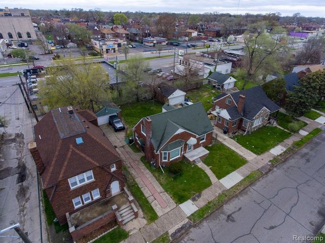 17125 Warrington Drive, Detroit, MI 48221
