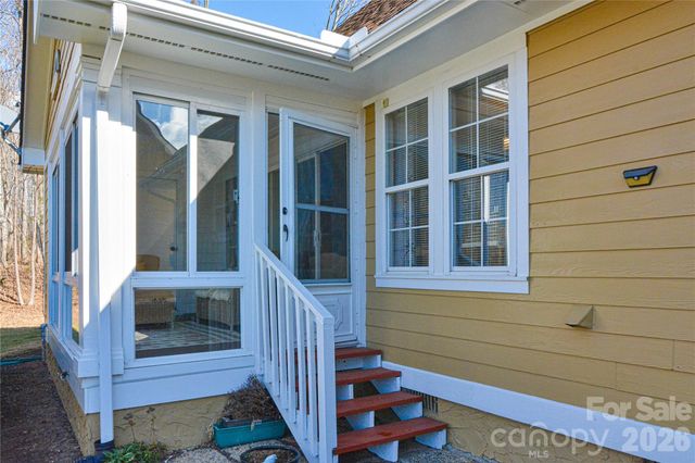 1301 Hyde Park Drive, Asheville, NC 28806