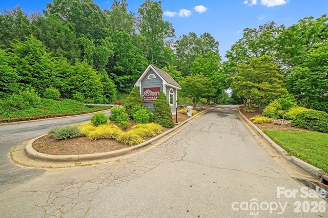 1301 Hyde Park Drive, Asheville, NC 28806
