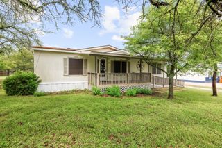 1210 Thousand Oaks TRL, Liberty Hill, TX 78642