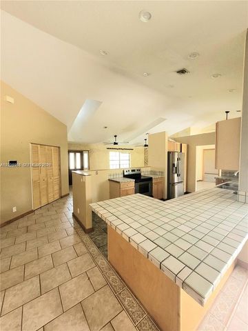 7261 140th Avenue N, West Palm Beach, FL 33412