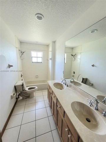 7261 140th Avenue N, West Palm Beach, FL 33412
