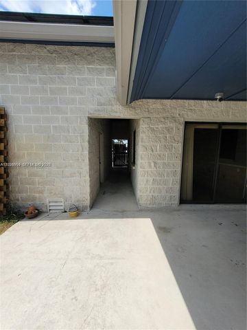7261 140th Avenue N, West Palm Beach, FL 33412