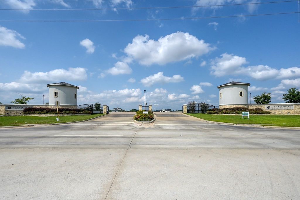 20310 Tealpointe Ridge Lane, Tomball, TX 77377