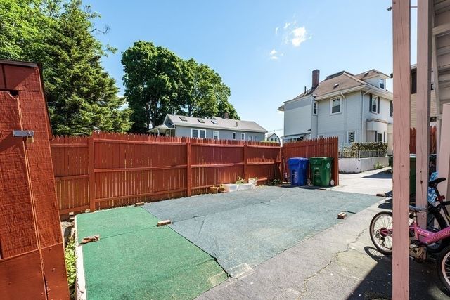 7 Orchard St 1, Newton, MA 02458