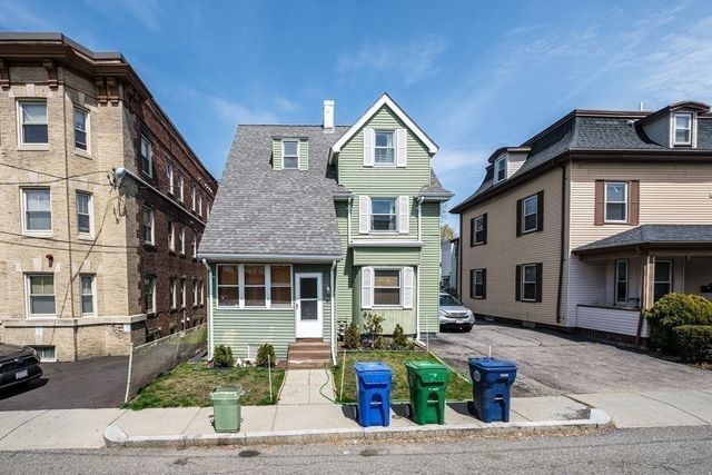7 Orchard St 1, Newton, MA 02458