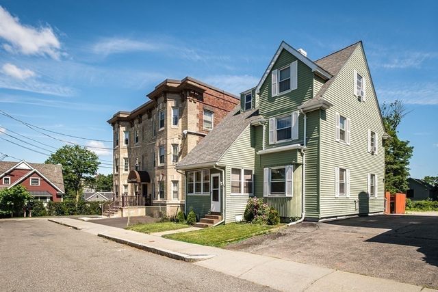 7 Orchard St 1, Newton, MA 02458