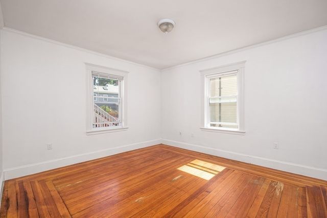 7 Orchard St 1, Newton, MA 02458