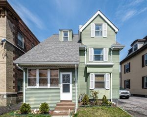 7 Orchard St 1, Newton, MA 02458