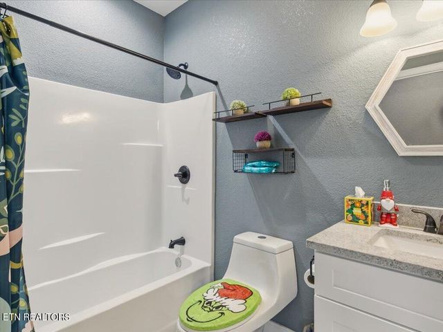 284 Woodstock Drive, Rutledge, TN 37861