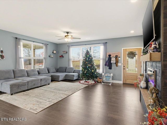 284 Woodstock Drive, Rutledge, TN 37861