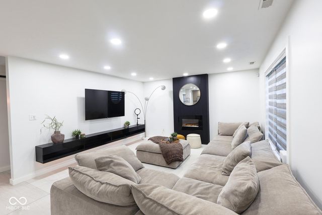 5537 Story Court, Indianapolis, IN 46221