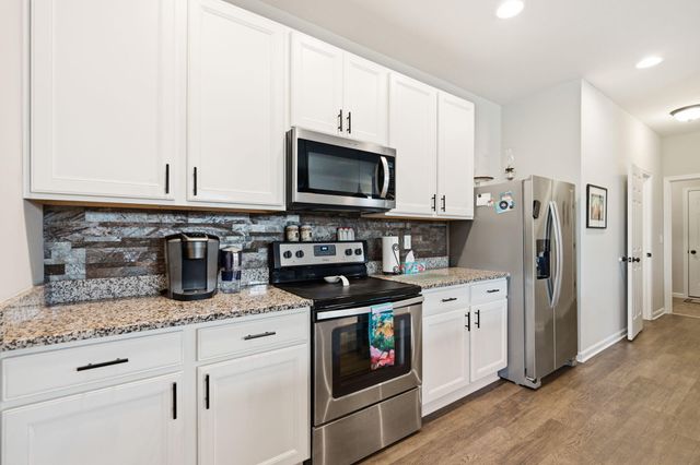 1654 Saint Annes Court, Florence, KY 41042