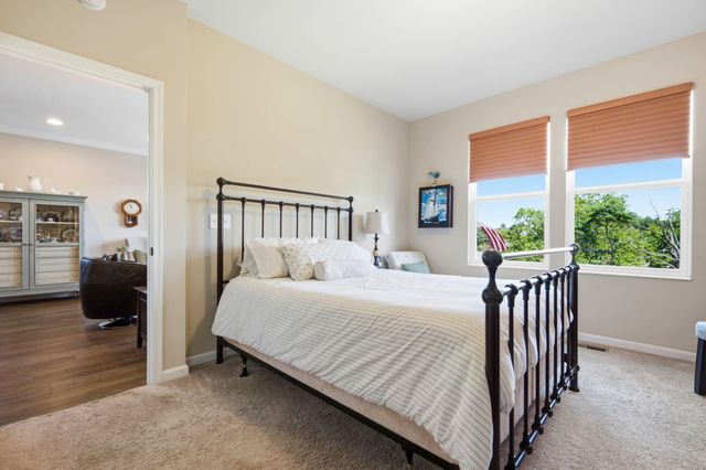 1654 Saint Annes Court, Florence, KY 41042