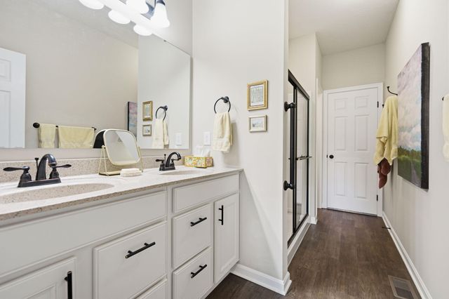1654 Saint Annes Court, Florence, KY 41042