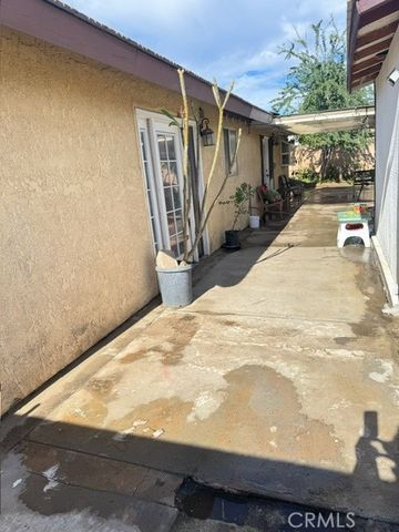 10555 Elm Ave, Bloomington, CA 92316