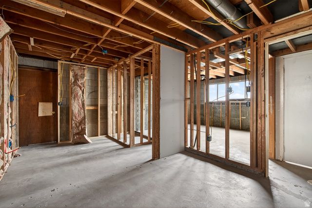 4905 S SOUTHRIDGE DR, Taylorsville, UT 84129