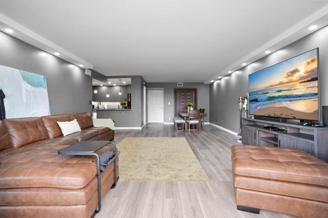 100 Bayview Drive 215, Sunny Isles Beach, FL 33160