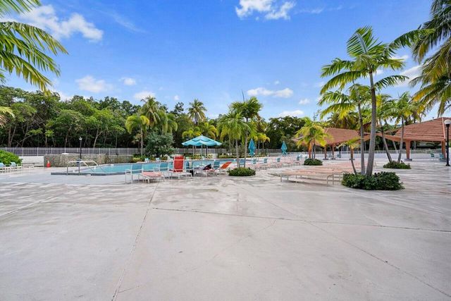 100 Bayview Drive 215, Sunny Isles Beach, FL 33160