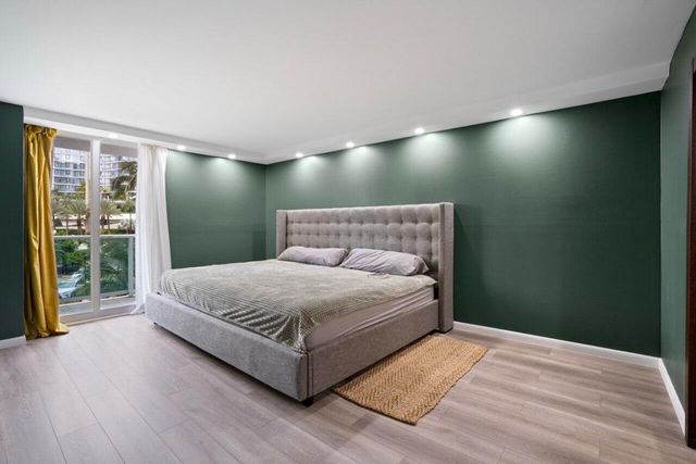 100 Bayview Drive 215, Sunny Isles Beach, FL 33160