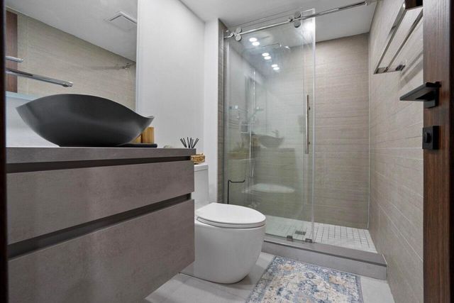 100 Bayview Drive 215, Sunny Isles Beach, FL 33160