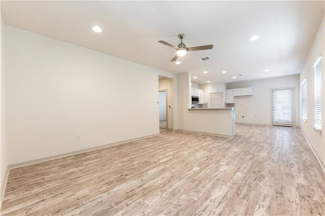 8304 Mimi LN, Austin, TX 78724