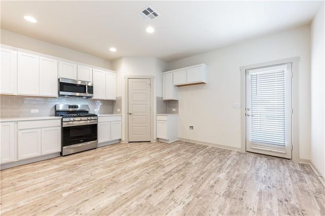 8304 Mimi LN, Austin, TX 78724