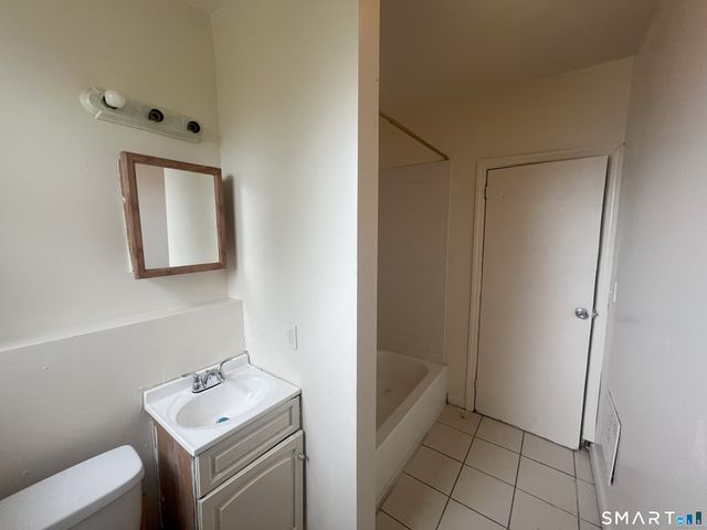 270 East Avenue, Bridgeport, CT 06610