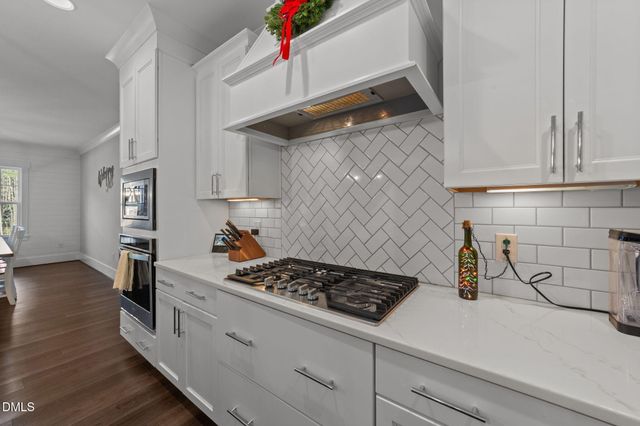 180 Elvenia Circle, Benson, NC 27504