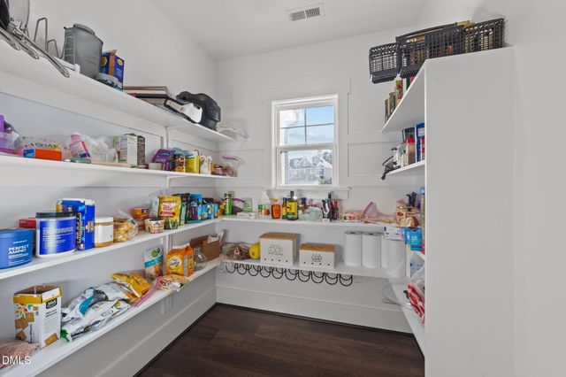 180 Elvenia Circle, Benson, NC 27504