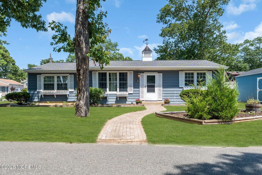 323 Shepard Avenue, Forked River, NJ 08731