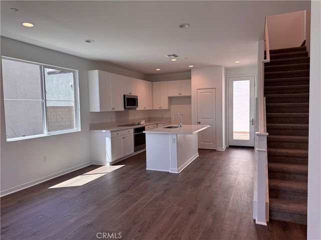 16512 Botanical Ln, Fontana, CA 92336