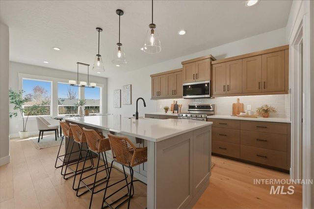 513 W Millstone St, Middleton, ID 83644