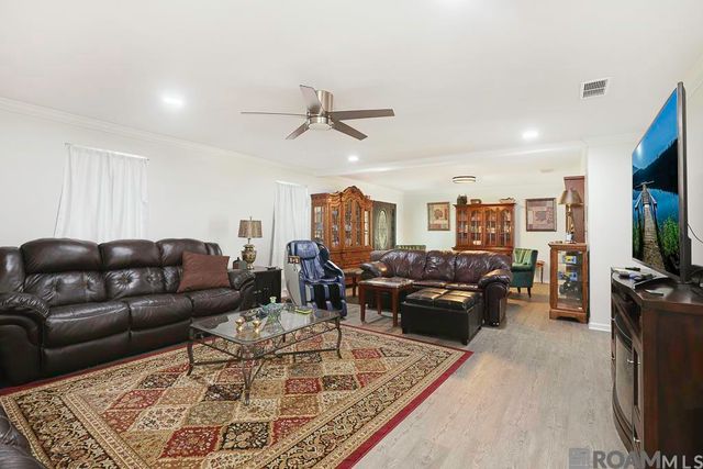 42189 La Hwy 621, Gonzales, LA 70737