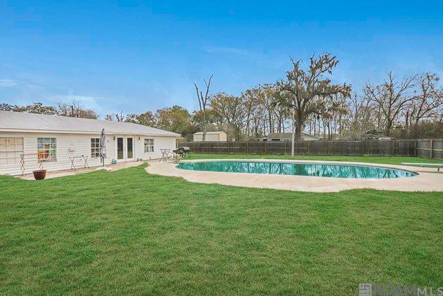 42189 La Hwy 621, Gonzales, LA 70737