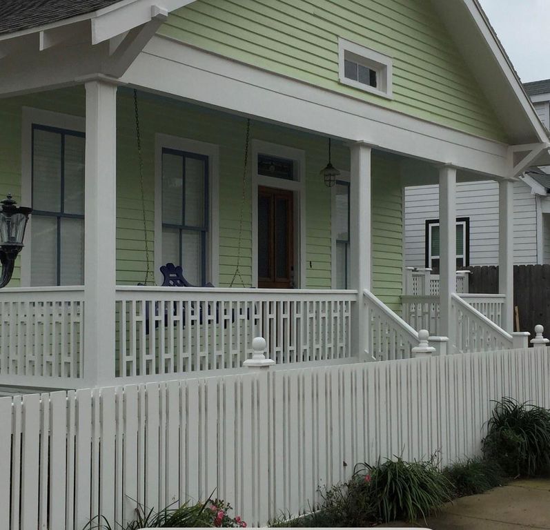 901 Post Office Street, Galveston, TX 77550
