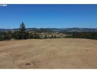 0 LEEWARD Ln 2, Roseburg, OR 97471