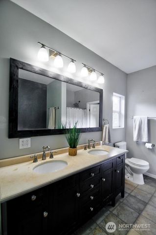 12515 Hubbard Street SE, Rainier, WA 98576