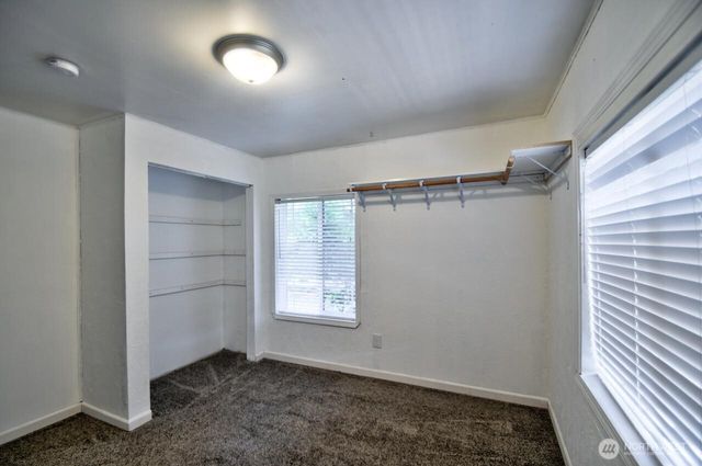 12515 Hubbard Street SE, Rainier, WA 98576