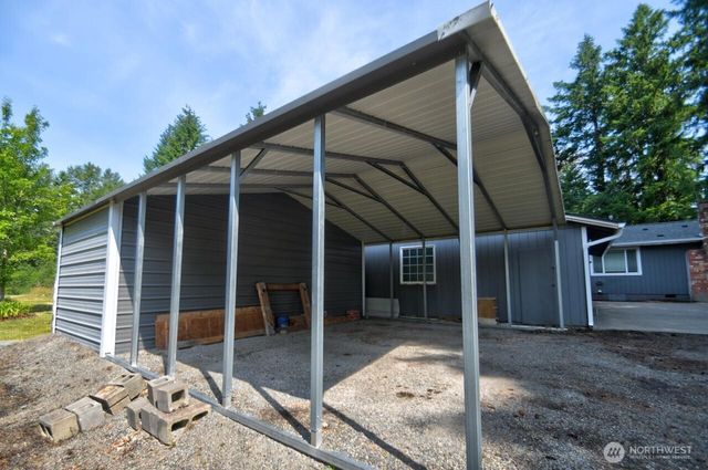 12515 Hubbard Street SE, Rainier, WA 98576