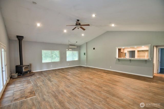 12515 Hubbard Street SE, Rainier, WA 98576