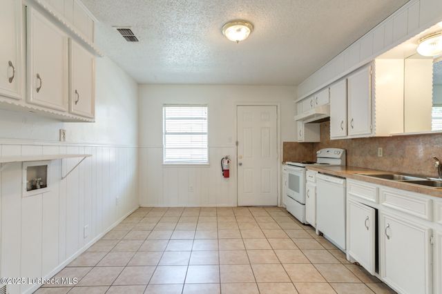 2304 40th Street, Lubbock, TX 79412