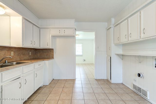2304 40th Street, Lubbock, TX 79412