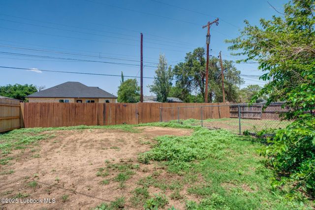 2304 40th Street, Lubbock, TX 79412