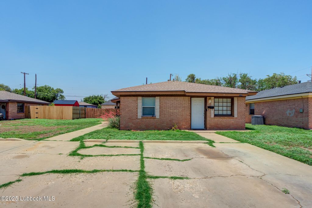 2304 40th Street, Lubbock, TX 79412