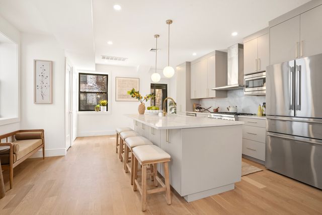 94 HAWTHORNE Street, New York City, NY 11225