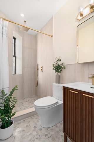 94 HAWTHORNE Street, New York City, NY 11225