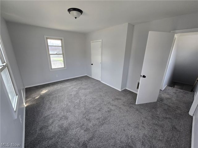 14 N Lorain Avenue N, Girard, OH 44420