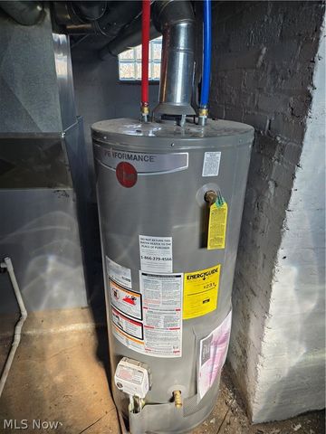 14 N Lorain Avenue N, Girard, OH 44420