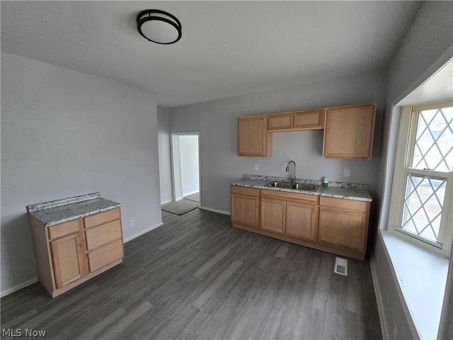 14 N Lorain Avenue N, Girard, OH 44420